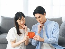 【疑問】共働き夫婦の「財布」は別or一緒？　節約に成功する家庭が共通してやっている“意外な習慣”とは