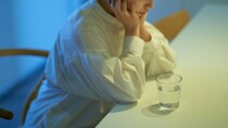 【豆知識】心が疲れたときに「菓子パン」はダメ？　精神科医が教える「メンタル不調時」に食べない方がよいもの