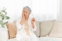 【画像】「えっ…！」　これが「白内障」の人の目です（5枚）