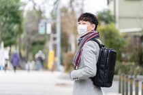 【えっ】ビジネスシーンで市民権得た「リュック」に「マナーとしてダメ」の声…本当？