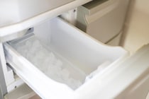 【冷蔵庫】製氷機で「氷」できるのが遅い…食品も傷んでいるかも　東芝が紹介する“まさかの原因”とは