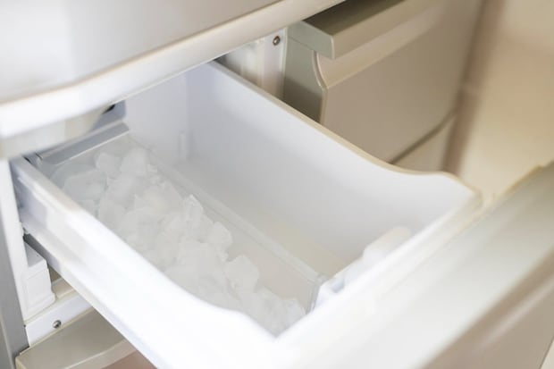 【冷蔵庫】製氷機で「氷」できるのが遅い…食品も傷んでいるかも　東芝が紹介する“まさかの原因”とは