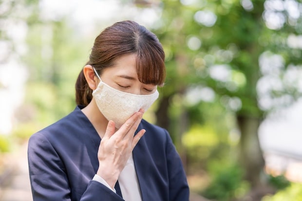 黄砂は「布マスク」じゃ防げない？　せき＆喉のイガイガ防ぐのに必要な対策とは【耳鼻科医が解説】