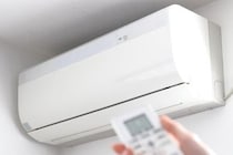【要注意】「えっ…20％近く電気代上がる！？」　これが「エアコン」を使う時の“NG行為”です！