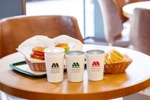 【えっ？】モスバーガーの紙カップがタンブラーに！　冷えたままにもできるの？