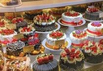 総菜はあるのに…　閉店前の“安売り”　「ケーキ」で行われない理由