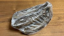 【画像】「冷蔵庫で10日間」真っ黒になったバナナの“中身”