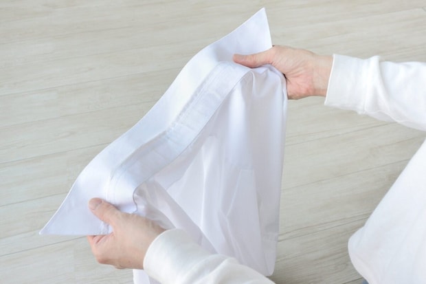 衣替えで夏服出したら「汗染み」が…最短5分で落とす“裏ワザ”とは