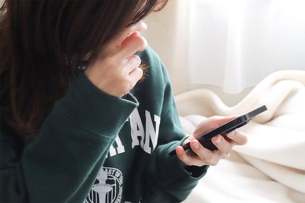 「対面だと感情的に」「人として常識が欠ける」LINEで恋人と《別れ話》はアリかナシか　“5割以上”の男女が答えたのは？
