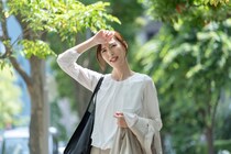 帽子かぶらずに外出、秋にハゲる原因に？　後悔しないためにすべき髪の「紫外線」対策とは
