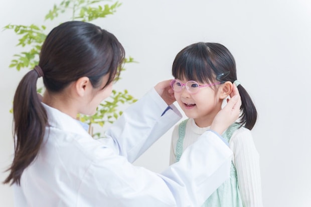 子どもの近視治療「視力が良くなればOK」は誤り? 将来の失明防ぐために確認すべき4項目とは