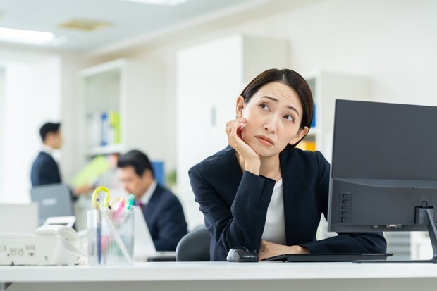 祝日なし、梅雨でしんどい…「6月のやる気低下」に自分へのご褒美はアリor逆効果? 心理カウンセラーに聞く