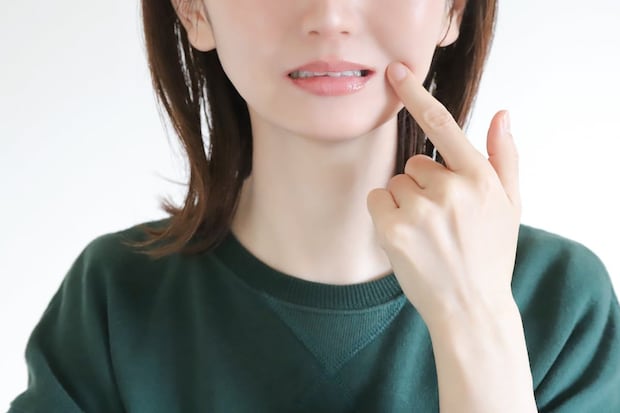 毎日歯を磨いているのに…「歯茎」が腫れるのはなぜ？　歯科医師が明かす納得の原因とは