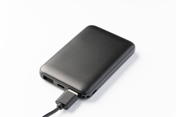 発火＆破損の原因に！　メーカーが教えるモバイルバッテリーの寿命＆NG行為に「勉強になります」