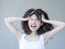 【えっ？】コレで髪の広がり＆うねりが防げる！　湿気ブロック対策を一挙に見る！　クセを生かしたオシャレ髪スタイルも