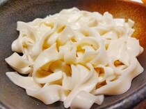【画像】まさに新食感！　これが“きしめん”を使った「カルボナーラ」のレシピです