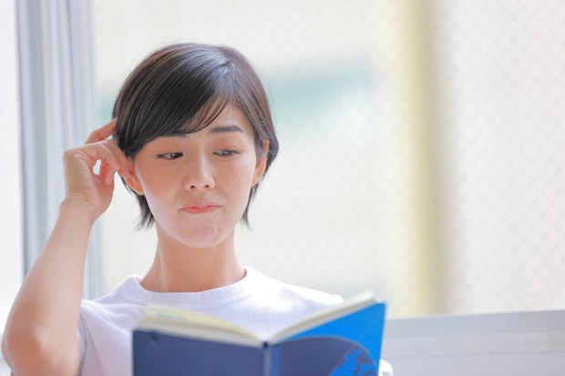 「うまくいかないのは思考が足りないから」という暴力　よくある「自己啓発本」に共感できないワケ