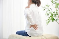 【えっ】あなたの肩こり＆腰痛、ただの筋肉疲労じゃない！？　がんを疑うべき「5つの危険信号」とは
