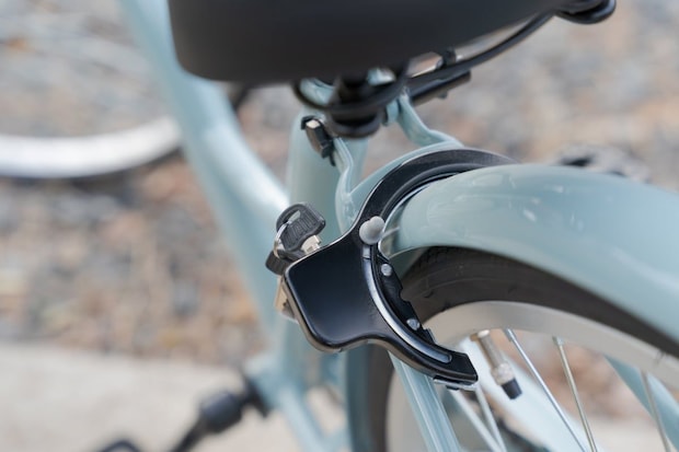 鍵をかけ忘れて「自転車」盗まれた…警察に「施錠していた」とうそついたらどうなる?【弁護士に聞く】