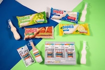 SNSで話題“45周年ファミマボーダー柄”「パピコセーター」登場　「パピコ」2個買うともらえる