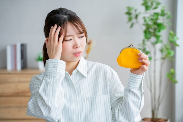 なぜ「ビニール傘」を買うとお金がたまらない？　梅雨の無駄な出費なくす“生活術”とは【節約アドバイザーに聞く】