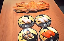 「くら寿司」プレミアム回転寿司「無添蔵」新宿店がオープン　北海道産の地魚が新幹線輸送　「おおずわいがに」丸ごと一杯メニューも