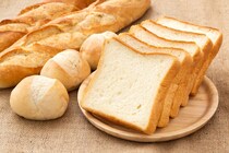 何もつけずにパンを食べる…実は「血糖値」が爆上がり？　糖尿病専門医に聞いてわかった“まさかの落とし穴”