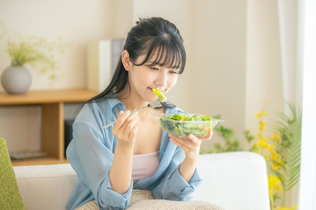 コンビニ飯で夏バテを予防! 低カロリー&高タンパクの「最強の組み合わせ」5選とは【管理栄養士が解説】