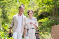 40～70代の男女に調査→《交際前のスキンシップ》どこまでアリ？　約2割「お泊まりも」一方で…本音が浮き彫りに