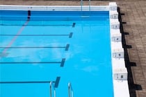 えっ、今はもうないの！？　実は「学校のプール」から姿を消していた《大人世代にはおなじみ》の設備