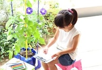 【賛否】子どもの夏休みの宿題、親が手伝ってもいいの？　専門家の見解は？