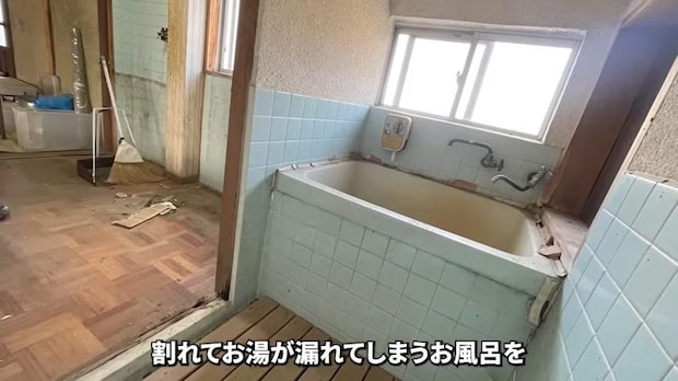 古い浴室を“総額8万円”でDIY→新築のような仕上がり! ビフォーアフターに「レベルたけー!」「見入ってしまう」