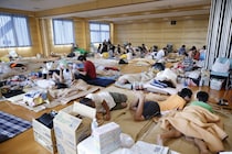 熊本で震度7、停電で「エアコン使えない」…ぬれタオルで熱中症を防ぐ“体の冷やし方”