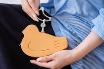 【画像】か、かわいすぎる～！　ぷにっとした触感もたまらない「はとっこ」を見る！（24枚）