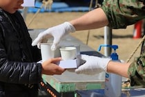 【熊本地震】避難所の食事「あとで食べる」はNG？　食中毒を防ぐ3つの対策