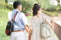 “おじさんファッション”論争→次のターゲットは《ボディバッグ》？　「パーカーもダメ、ハーフパンツもダメ」…悲鳴も