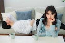夏の旅行や帰省で「身近な人と衝突」するのはなぜ？　解決テクニックを心理カウンセラーが解説