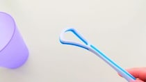 舌に白いものが…「舌苔」がつきやすい人、つきにくい人は何が違う？