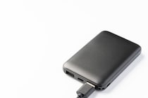モバイルバッテリーは何個まで機内持ち込みOK？　JALのクイズに「間違えた」「知りませんでした」