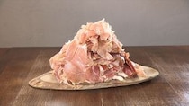 【画像】青いハム？　黄色いハム？　生ハムの海…ボリュームがすごすぎる「熟成生ハム盛り合わせ」も