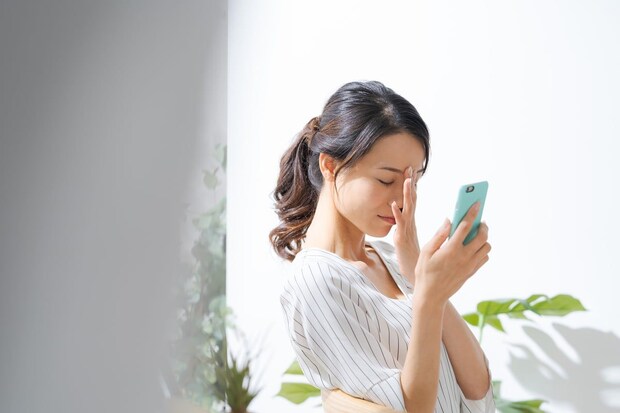 冷房で目がかすむ…「ドライアイ」放置で視力低下も? 悪化防ぐ4つの予防法【眼科医解説】