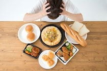 【どっち】糖質制限vs脂質制限、より効果的にダイエットできるのは？