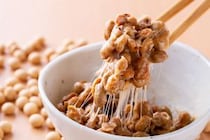 「納豆」食べるのに適した時間帯は朝or夜、どっち？　実はNGの食べ方とは