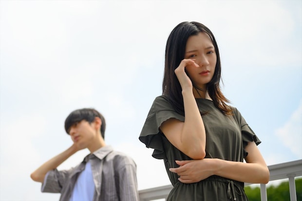 【男性心理】46％が「好意を抱きながらも交際に踏み切れなかった経験」　見送った女性の“3つの特徴”