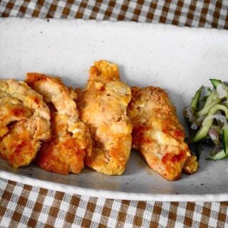 鶏むね肉1枚で4人分!ボリュームも嬉しい「節約メイン」レシピ5選