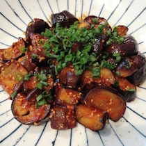 秋は"なす"をこう食べろ！目が覚めるおいしさ「ヤンニョムなす」