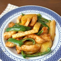 コク旨でご飯が進む「鶏むね×じゃがいも」のボリュームおかず