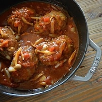おいしくてペロっと食べられる！ほっこり「煮込みハンバーグ」