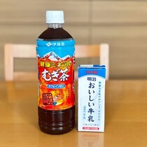 意外と合う…!?  麦茶×牛乳を試してみたら“あの味”に