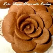 640人が大絶賛！型がなくても作れる、美しすぎる「薔薇クッキー」